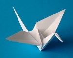 By Andreas Bauer Origami-Kunst (Own work) [CC-BY-SA-2.5 (http://creativecommons.org/licenses/by-sa/2.5)], via Wikimedia Commons